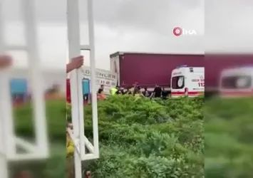 Sıkışan sürücüyü ekipler kurtardı