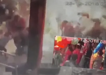 Uçan balonlar bomba gibi patladı