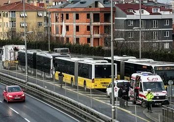 Son dakika: Şişli'de metrobüs kazası!