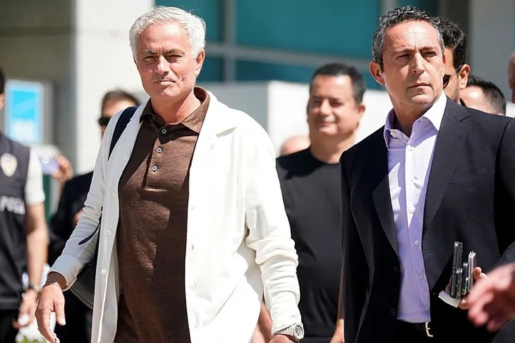 İşte Mourinho’nun hayalindeki Fenerbahçe forveti! O isim için tüm şartlar zorlanacak! Kadıköy’e dünya yıldızı...
