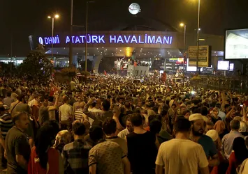 100 bin kişi geldi, bir ciklet dahi kaybolmadı