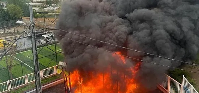 Pendik’te çocuk parkında korkutan yangın! Alevler metrelerce yükseldi