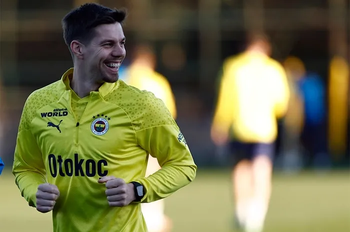 Fenerbahçe’de büyük kıyım! Mourinho 6 ismin biletini kesti