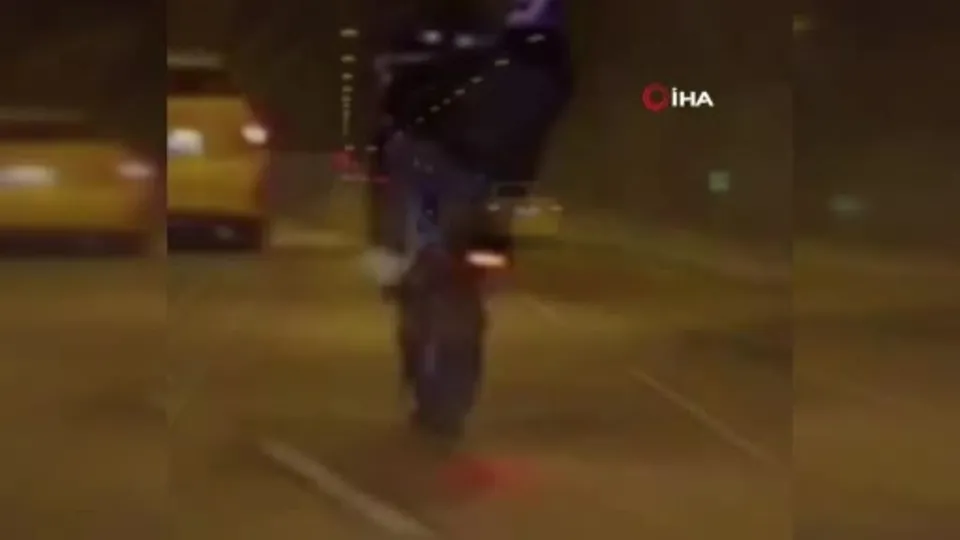 Magandalar İstanbul trafiğinde terör estirdi |Video