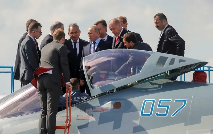 Başkan Erdoğan ve Putin SU-57'nin başında incelemelerde bulundu