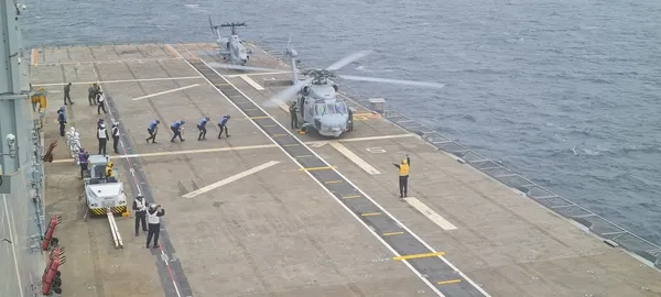 1668758933114.jpg AH-1W Super Cobra ve SH-70 Sea Hawk helikopterleri LHD ANADOLU'ya ilk inişi gerçekleştirdi! İşte gururlandıran anlar - 3