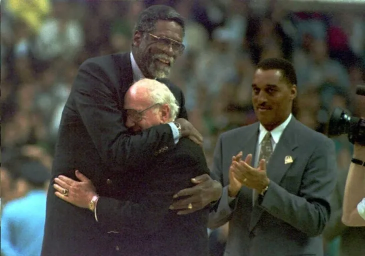 NBA’in ilk siyahi başantrenörü Bill Russell hayatını kaybetti