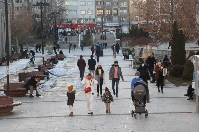 Bilim Kurulu üyesi Tevfik Özlü hafta sonu kısıtlamalarını suiistimal edenlere isyan etti - 2