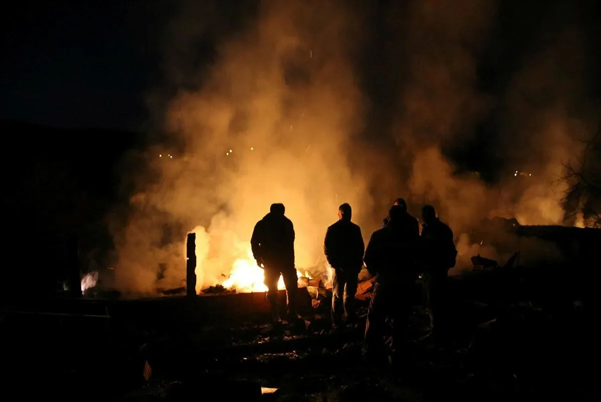 Ölüm anne ve kızını yangında yakaladı!