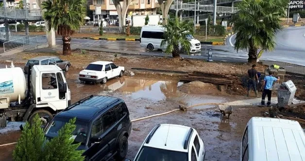 Sağanak yağış ve taşkın... 55 yıl sonra Muğla'da en yüksek miktarda yağış gerçekleşti - 6