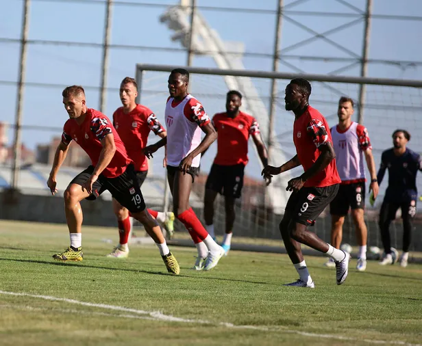 Trabzonspor Sivasspor maçı CANLI İZLE | 30 Temmuz Süper Kupa 2022 final maçı hangi kanalda, şifreli mi, şifresiz mi?