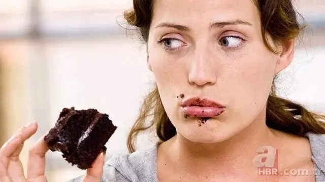 Sabah bir bardak suya tükürün! Tükürüğünüz suyun yüzeyinde kalmıyorsa… 7