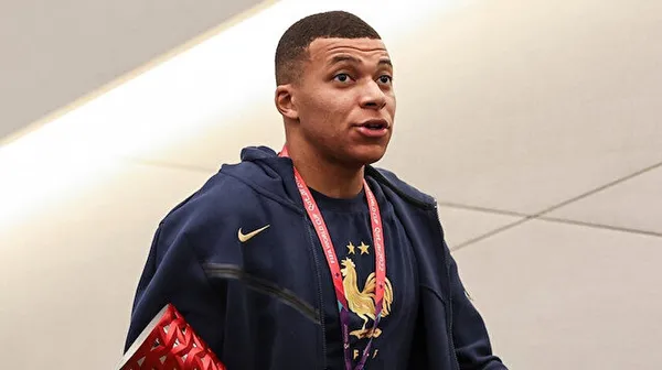 Kylian Mbappe gönülleri fethetti! Alkole karşı tavrı alkış topladı