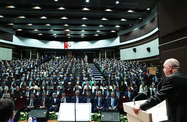 baskan-erdogandan-siyasette-yeni-donem-vurgusu-yumusama-iklimi-turk-siyasetinde-hakim-olmali-1715698708885.jpeg Başkan Erdoğan'dan siyasette yeni dönem vurgusu: Yumuşama iklimi Türk siyasetinde hakim olmalı - 1