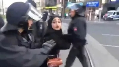 Almanya’da Türk kızına çirkin saldırı