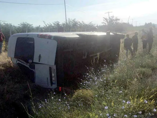 Kayseri'de işçi servisi devrildi: 9 yaralı - 1