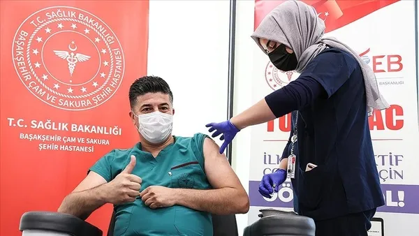 Yerli Kovid-19 aşısı TURKOVAC’da yan etki görüldü mü? Doktor Ayşin Kılınç Toker açıkladı! Bin 100 gönüllüde...