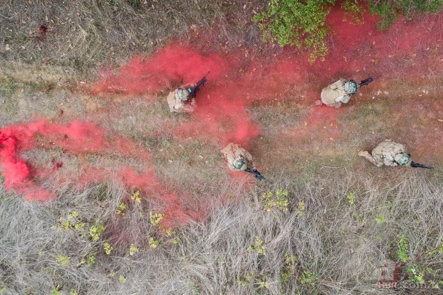 Türk ordusunun gururu SAS komandoları görüntülendi! 18