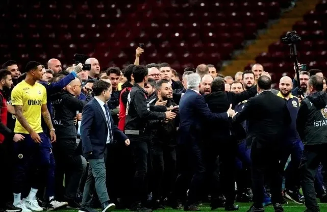 Galatasaray-Fenerbahçe derbisine ilişkin iddianame! Oosterwolde ve Mert Hakan Yandaş için hapis talebi...