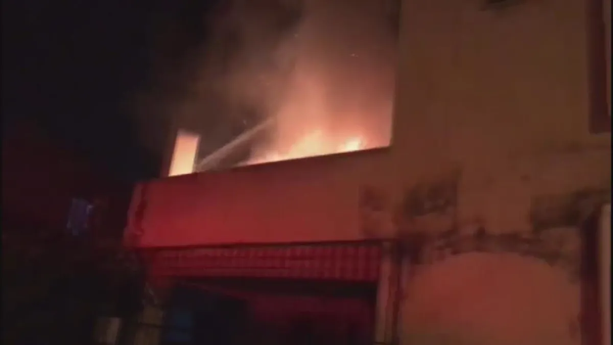 Hatay’da korkutan yangın! Müstakil ev alevlere teslim oldu