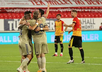 İzmir'deki gol düellosunda kazanan Fenerbahçe