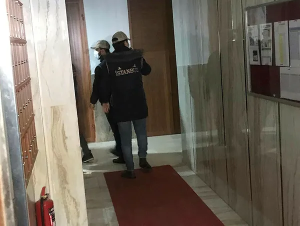 İstanbul merkezli 33 ilde dev FETÖ operasyonu: 100’ün üzerinde gözaltı var