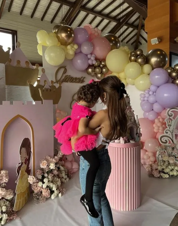 Gamze Erçel’in kızı Mavi’den müjdeli haber geldi! Kanseri yendi zili çaldı