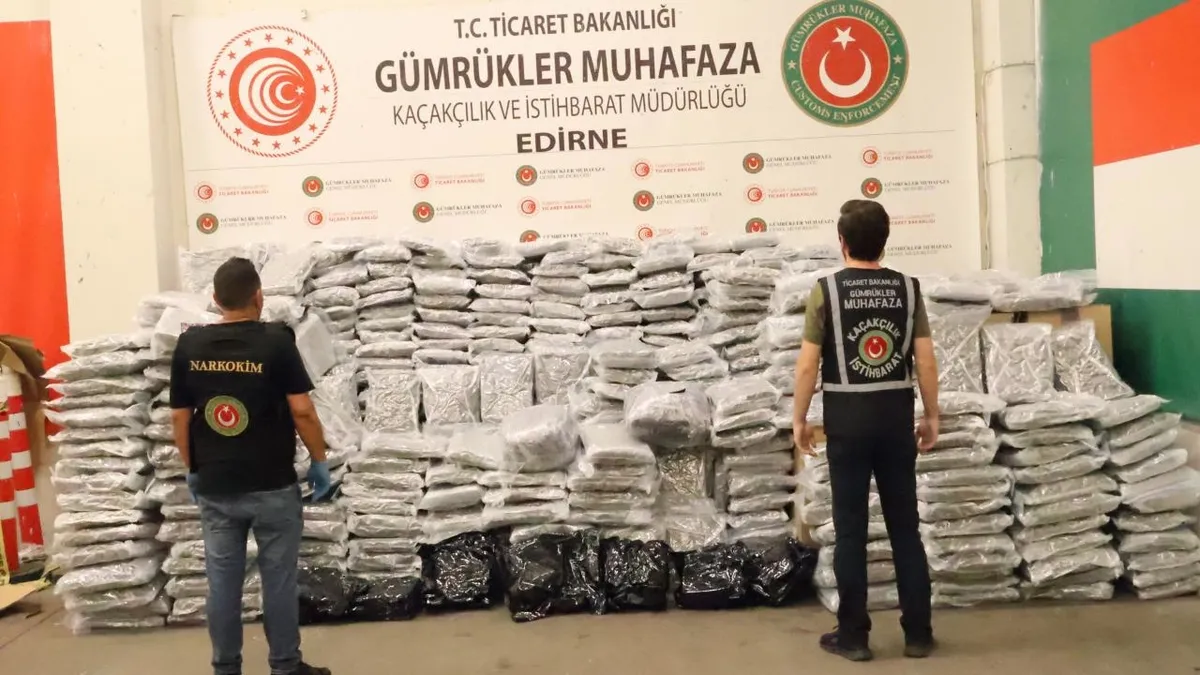 Edirne'de uyuşturucu operasyonu: 810 kilogram esrar ele geçirildi - 1