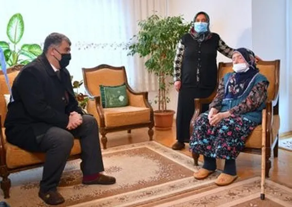 koronavirus-ile-mucadele-ankarada-116-yasindaki-iki-kadina-asi-yapildi-1611232036716.jpg Koronavirüs ile mücadele | Ankara'da 116 yaşındaki iki kadına aşı yapıldı - 4