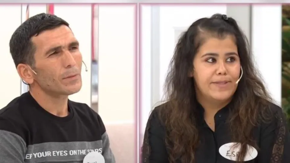 Esra Erol’da canlı yayınında şok olay! Çocuğunun komşusundan olduğunu öğrenince sevinç çığlıkları attı
