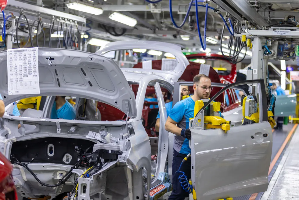 hyundai-motor-turkiyeden-yeni-batarya-yatirimi-1781789459980.jpg Hyundai motor Türkiye’den yeni batarya yatırımı - 2