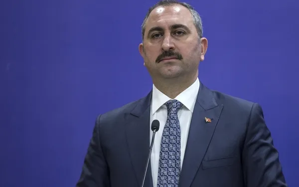 adalet-bakanligindan-13202-yeni-personel-alimi-iste-aranan-kadrolar-1614041396601.jpg Adalet Bakanlığından 13.202 yeni personel alımı! İşte aranan kadrolar - 1