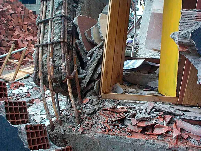 17 ağustos depremi kaç şiddetinde oldu? 1999 depremi saat kaçta meydana geldi? Kaç saniye sürdü? Merkez üssü neresiydi? 2