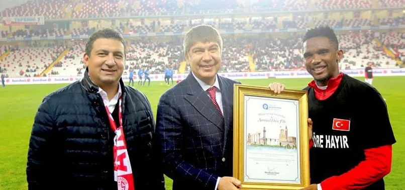Samuel Eto'o'ya 'onursal hemşerilik' beratı verildi