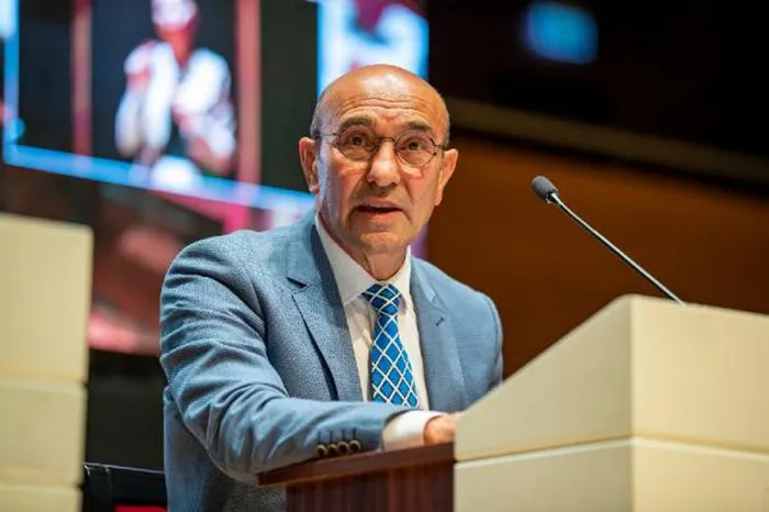 CHP’li Turgutlu belediye başkanı Çetin Akın’dan Tunç Soyer’e sert tepki: Herkes kendi çöplüğünü temizlesin, kimseye şov yaptırmam