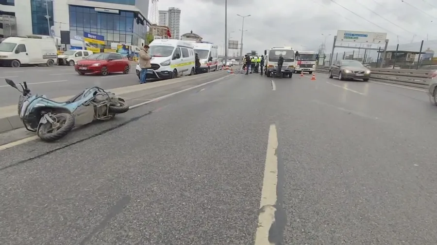 kaygan-yol-faciaya-donustu-motosiklet-surucusu-hayatini-kaybetti-1773939915563.jpg Kaygan yol faciaya dönüştü: Motosiklet sürücüsü hayatını kaybetti - 1