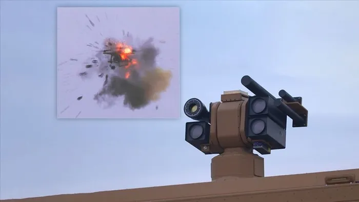 Dronların korkulu rüyası dünyaya açılıyor! ROKETSAN'dan Suudi Arabistan'da stratejik imza - 1