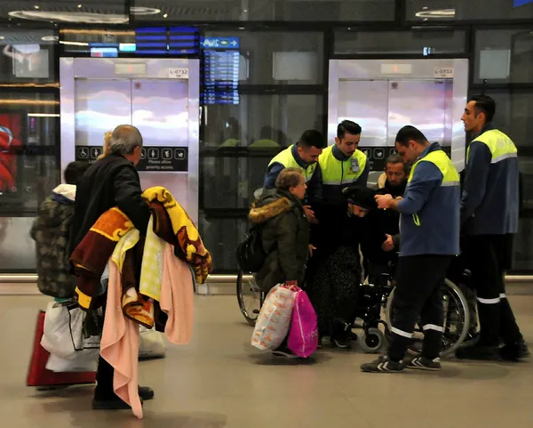 1676011353452.jpg THY tüm gücüyle milletin yanında! Deprem bölgesinden tahliyeler devam ediyor - 1