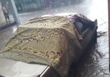 Fındık büyüklüğünde dolu yağdı