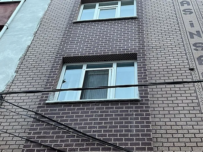 gungorende-korku-dolu-anlar-bir-apartmana-ates-acildi-1713820452436.jpeg Güngören’de korku dolu anlar! Bir apartmana ateş açıldı - 2