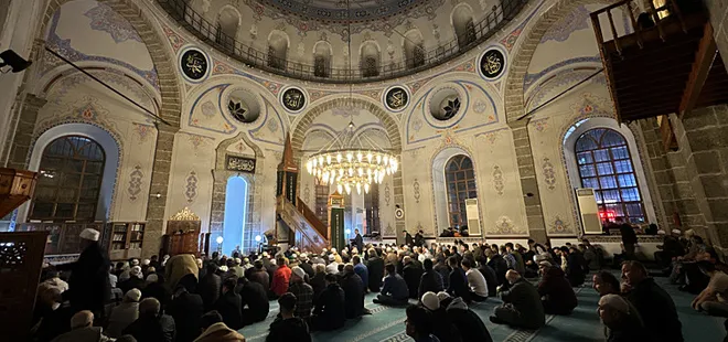 yurt-genelinde-kadir-gecesi-idrak-edildi-vatandaslar-yogun-katilim-camilere-akin-ettiler-1743015467860.jpg Samsun'da Kadir Gecesi idrak edildi | Fotoğraf-AA