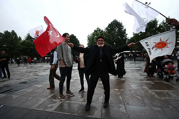 Türkiye’nin 81 ilinden Başkan Erdoğan’ın zaferinin sevinç görüntüleri! Başkan Erdoğan’ın konuşmaları…