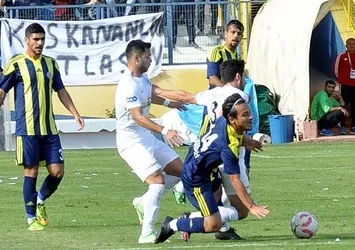 Sakaryaspor 9 kişiyle Tarsus İdmanyurdu'nu yendi