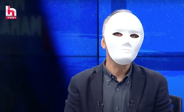 halk-tvdeki-maskeli-sova-rtuk-baskani-sahinden-tepki-gercekler-icin-gozunuzu-ve-kulaklarinizi-kapatmayin-lutfe-1671820350413.jpg Halk TV'deki 'maskeli şova' RTÜK Başkanı Şahin'den tepki: Gerçekler için gözünüzü ve kulaklarınızı kapatmayın lütfen - 2