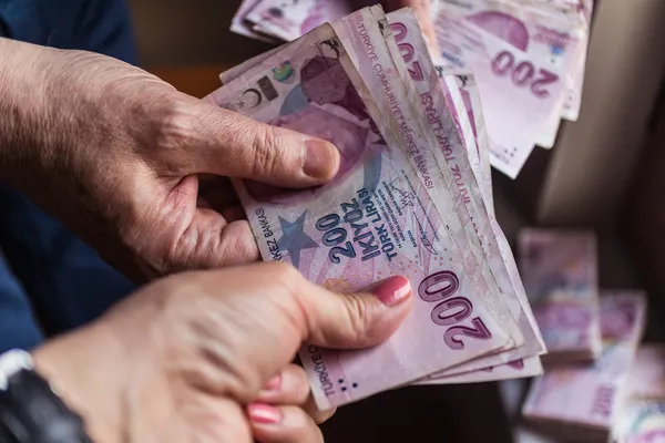 ssk-bag-kur-emekli-maasi-2022de-ne-kadar-oldu-yeni-yilda-emekli-maasi-zammi-hesabi-emekli-maasi-zam-orani-yuzde-kac-1641194797220.jpg 2021 enflasyon oranı yüzde kaç? Enflasyon ne kadar oldu? Enflasyon yüzdesiyle maaş zamları yüzde kaç? - 6