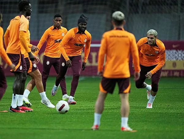 1697874702585.jpg Galatasaray-Beşiktaş derbisi muhtemel 11'lerinde sürpriz! Okan Buruk ve Burak Yılmaz'dan taktik savaşları... - 1