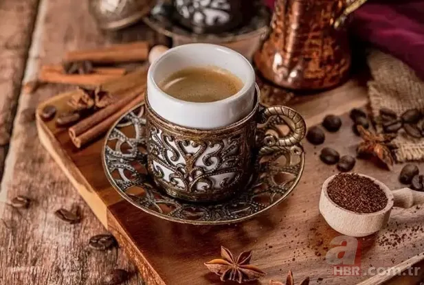 Dostlukları pekiştiren, araya 40 yıl hatır sokan Türk kahvesinin faydaları kadar zararları da var! Kimine şifa kimine zarar… 6