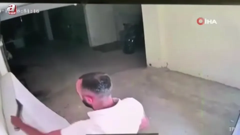 Palalı saldırgan kamerada