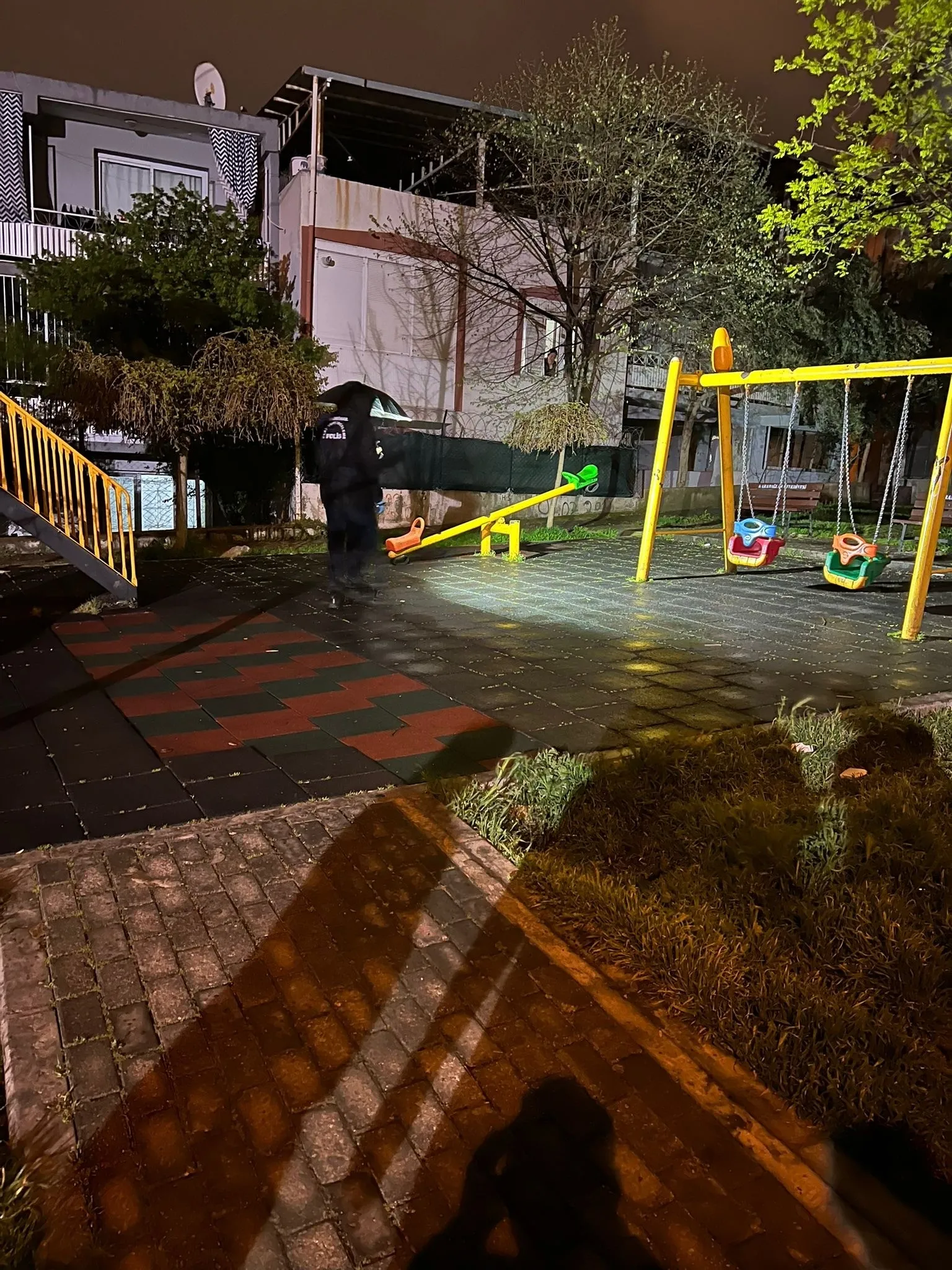 İzmir'de çocuk parkında dehşet! 3 yaşındaki çocuk bıçaklandı