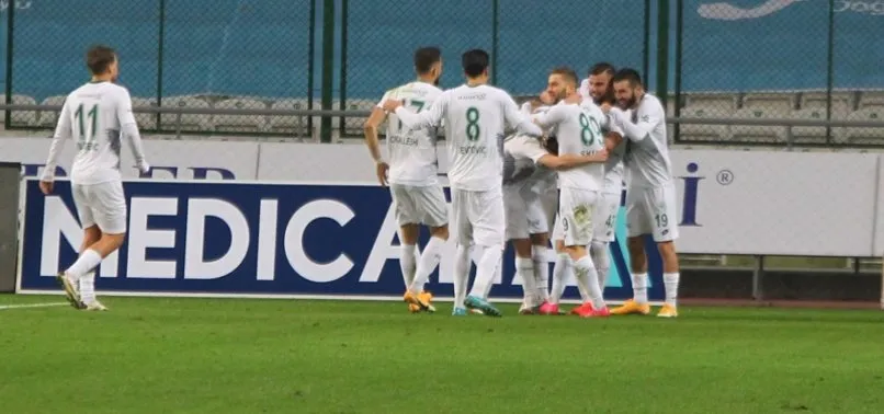 Gol düellosu Konyaspor'un! Galatasaray deplasmanda kaybetti